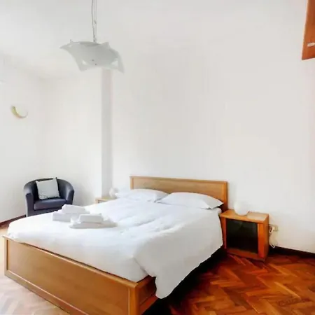 Apartment Porta Romana Comfortable Flat Con Balcone Milan