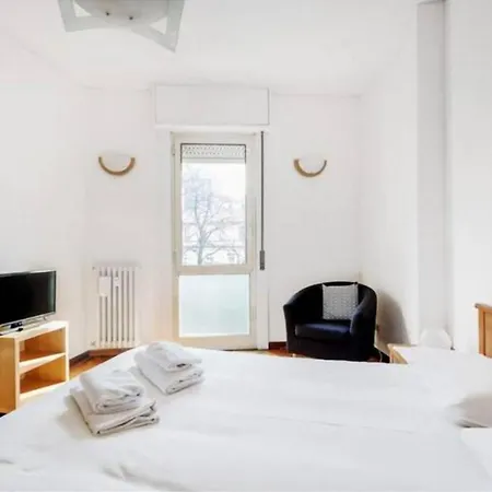 Apartment Porta Romana Comfortable Flat Con Balcone