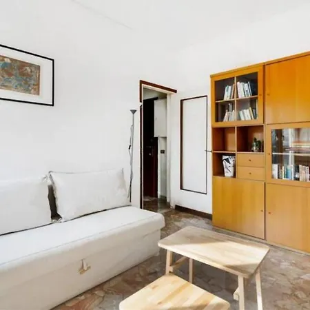 Apartment Porta Romana Comfortable Flat Con Balcone Milan